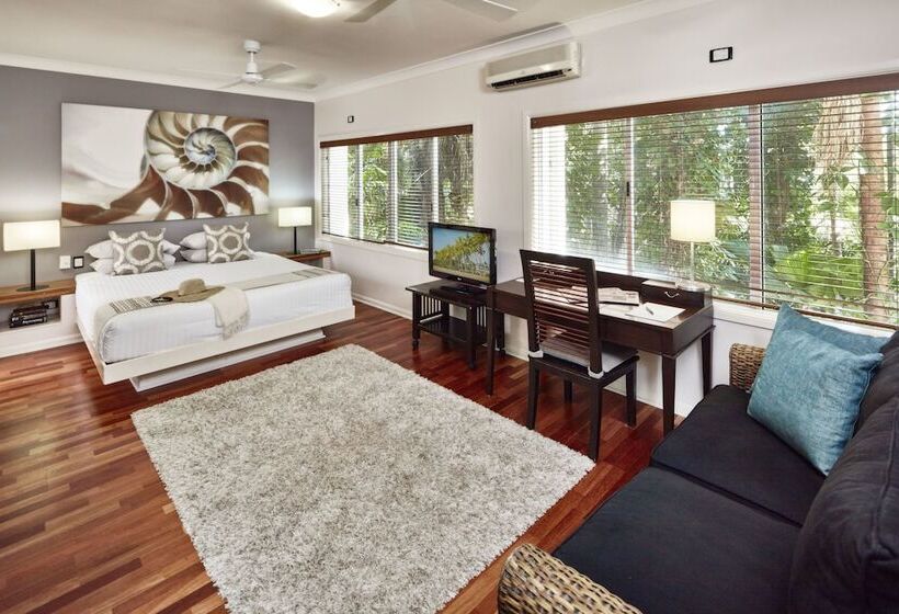 プールの見える1ベッドルームアパートメント, Alamanda Palm Cove By Lancemore