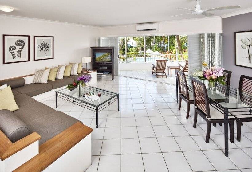 プールの見える1ベッドルームアパートメント, Alamanda Palm Cove By Lancemore