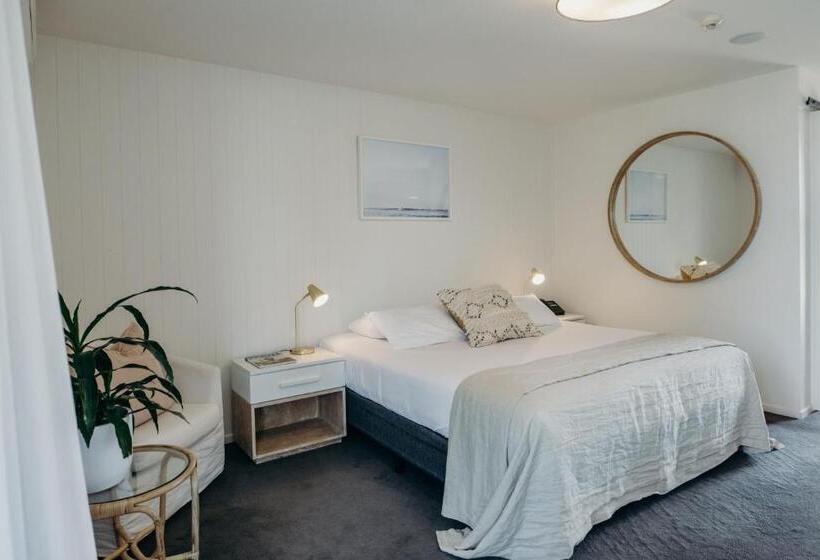 Номер Стандарт, Bannisters Port Stephens