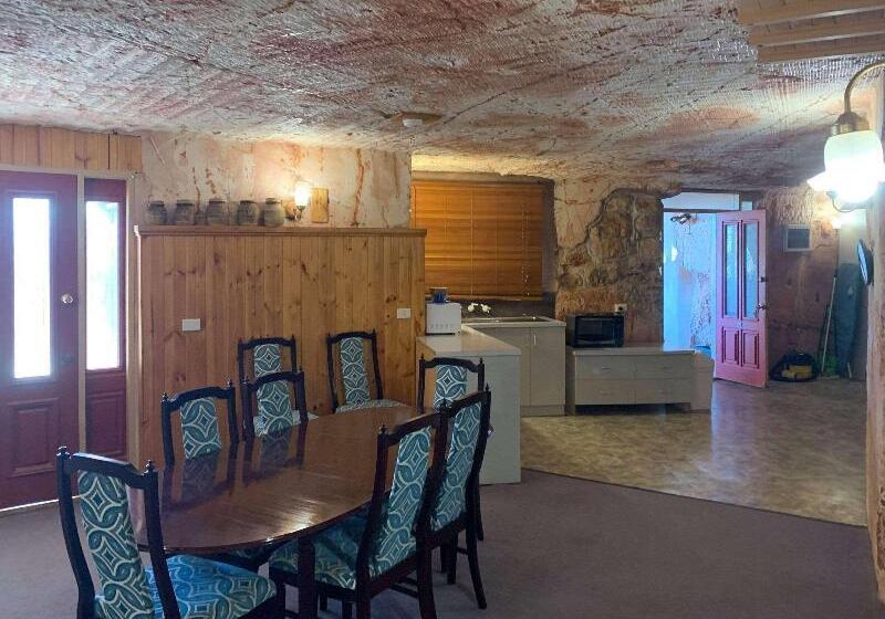 اتاق خانوادگی, Comfort Inn Coober Pedy Experience