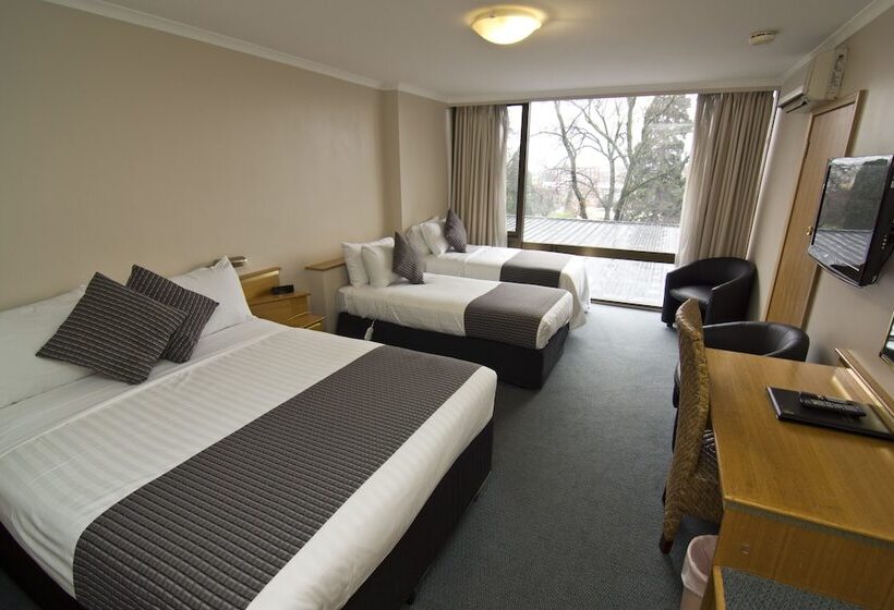 غرفة عائلية, Commodore Regent