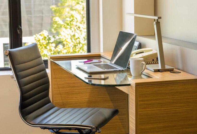 高级大房间, Crowne Plaza Canberra, An Ihg