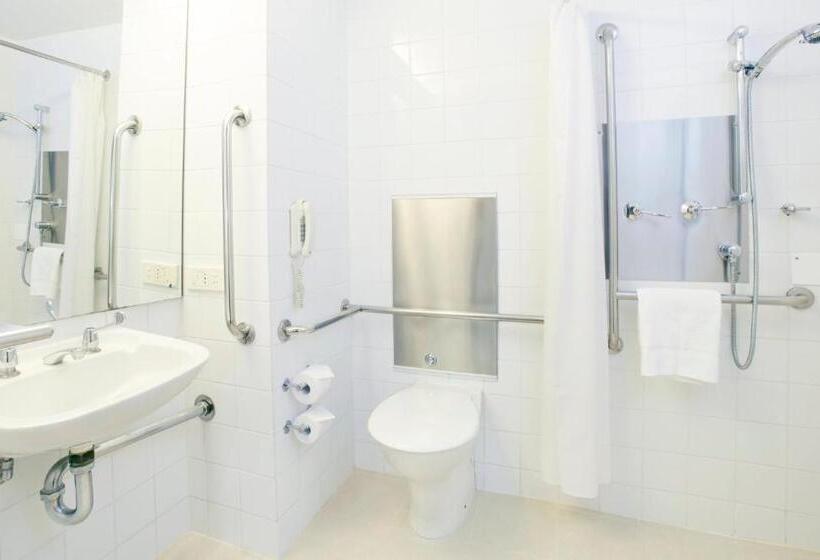 适合残疾人使用的标准间, Crowne Plaza Canberra, An Ihg