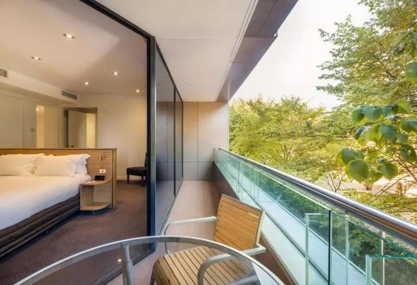 エクゼクティブスイート, Crowne Plaza Canberra, An Ihg