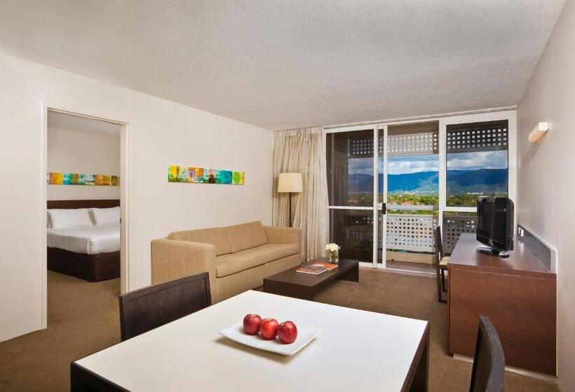 جناح سرير كينج, Cairns Harbourside