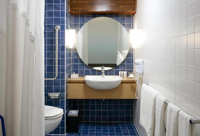 غرفة قياسية سرير كينج لذوى الإحتياجات الخاصة, Cairns Harbourside