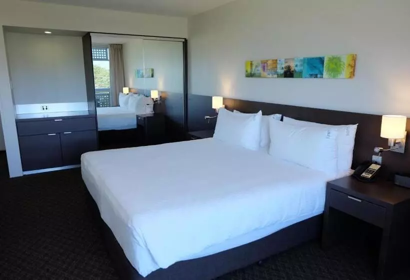 Habitació Estàndard Llit King Adaptada per a persones amb mobilitat reduïda, Cairns Harbourside