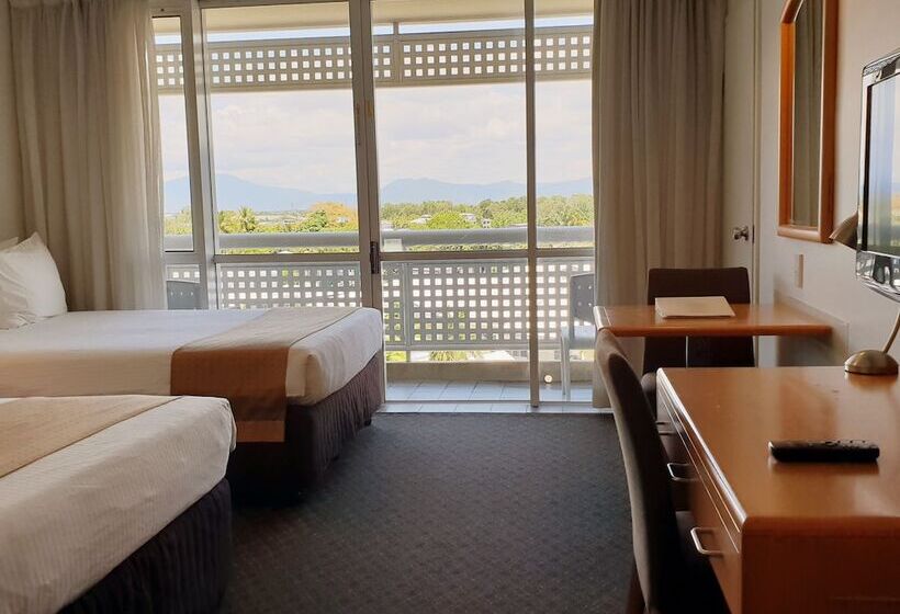 스탠다드 룸 더블 침대 2개, Cairns Harbourside