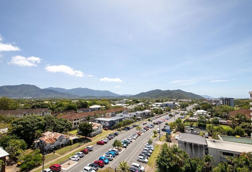 غرفه قياسيه سريرين مزدوجين, Cairns Harbourside