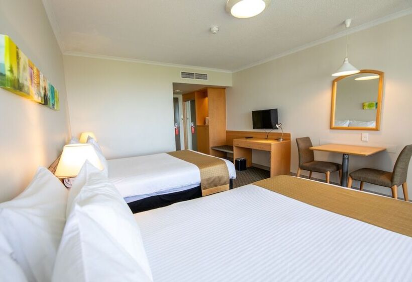 غرفه قياسيه سريرين مزدوجين, Cairns Harbourside