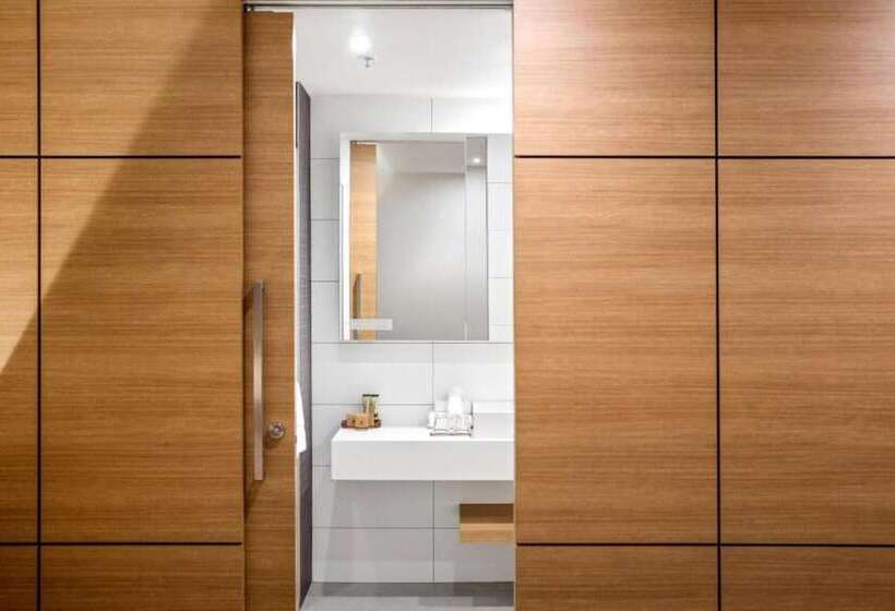 スイート, Jasper Boutique