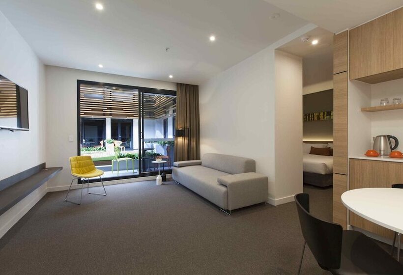 スイート, Jasper Boutique