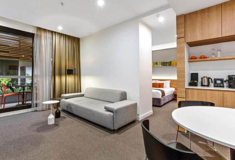 スイート, Jasper Boutique