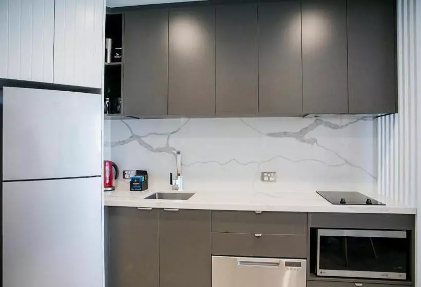 1 Bedroom Apartment with Terrace Sea View, Netanya Noosa Beachfront Resort