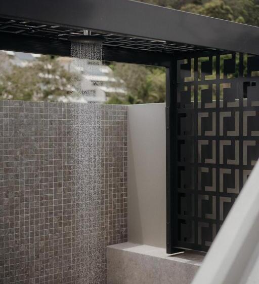 Апартаменты 1 Спальня с Террасой, Netanya Noosa Beachfront Resort