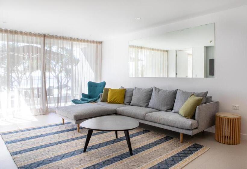 Апартаменты 2 Спальни Вид на Море, Netanya Noosa Beachfront Resort