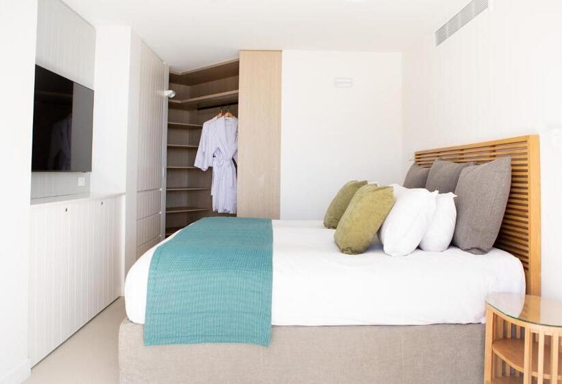 Апартаменты 2 Спальни Вид на Море, Netanya Noosa Beachfront Resort