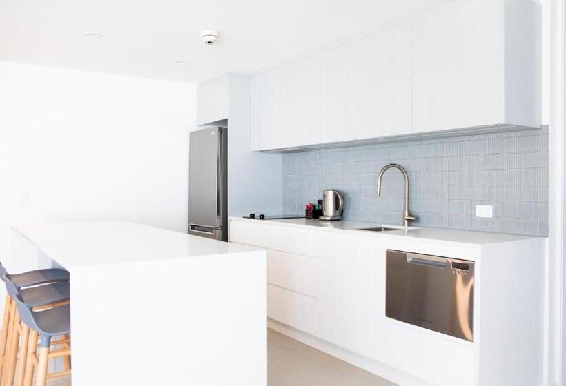 Апартаменты 2 Спальни Вид на Море, Netanya Noosa Beachfront Resort