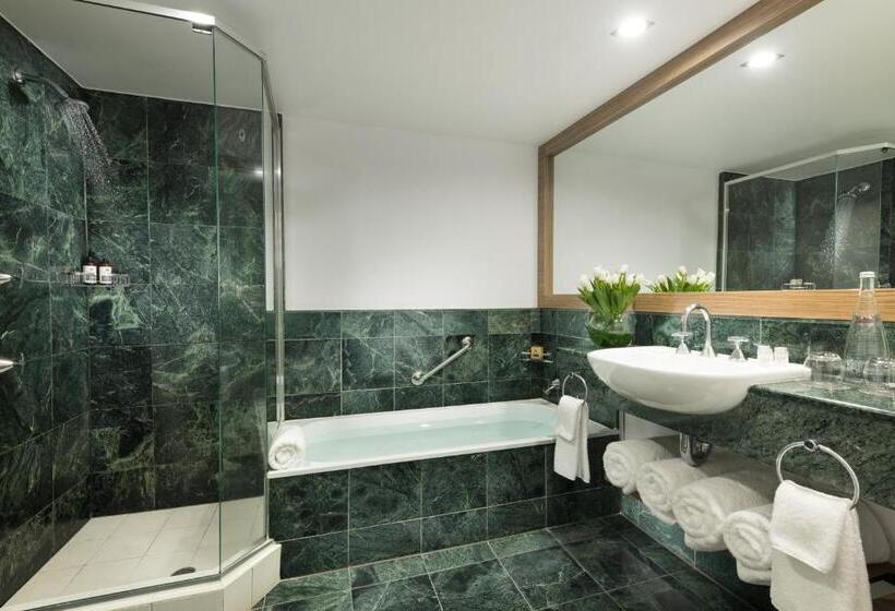 חדר קלאסי מיטת קינג סייז, Sofitel Gold Coast Broadbeach