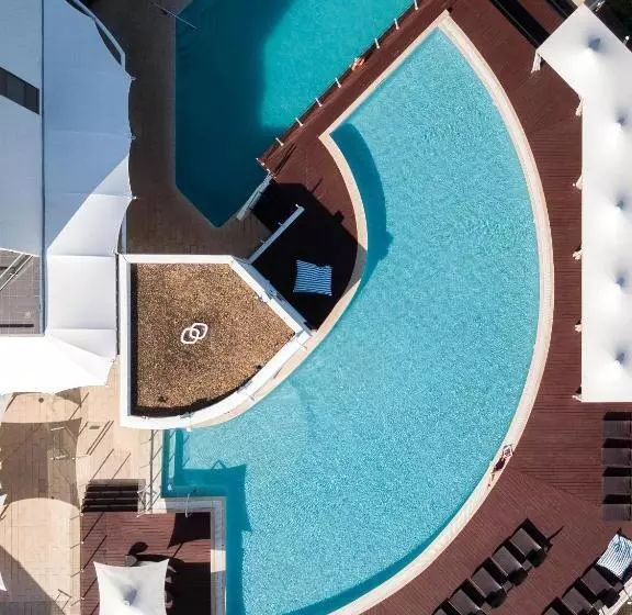 اتاق دلوکس با تخت کینگ و چشم‌انداز, Sofitel Gold Coast Broadbeach