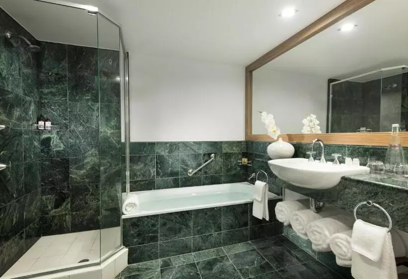 اتاق سوپریور با تخت دو نفره بزرگ, Sofitel Gold Coast Broadbeach