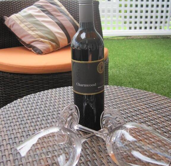 חדר דלוקס, Winning Post Motor Inn