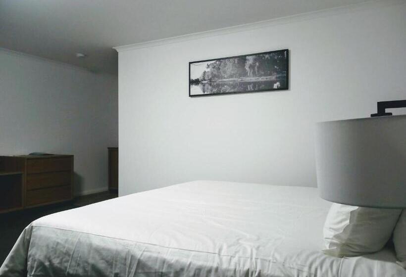 חדר סופריור עם מיטת קינג, Winning Post Motor Inn