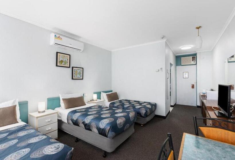 스탠다드 트리플 룸, Red Carpet Motel