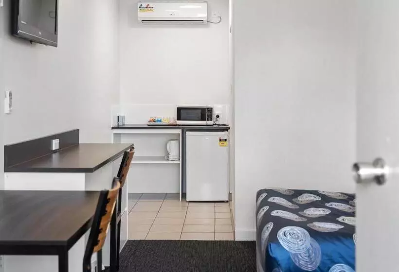 اتاق استاندارد, Red Carpet Motel