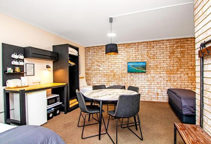 اتاق استاندارد چهار تخته, River Street Motel