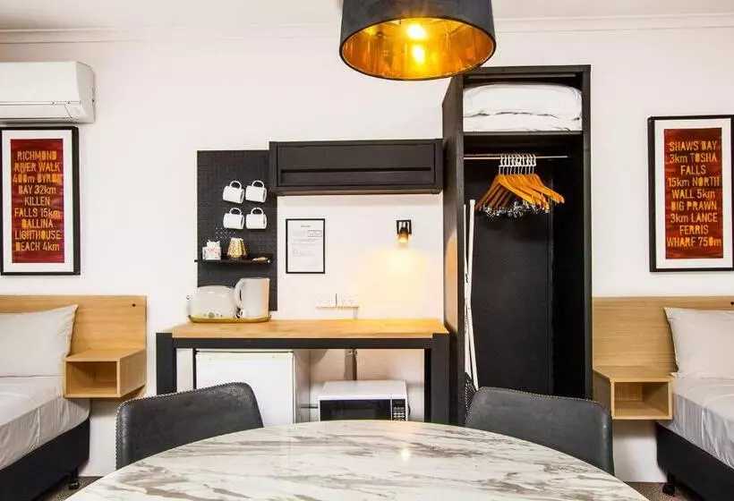 Standard Neljän Hengen Huone, River Street Motel