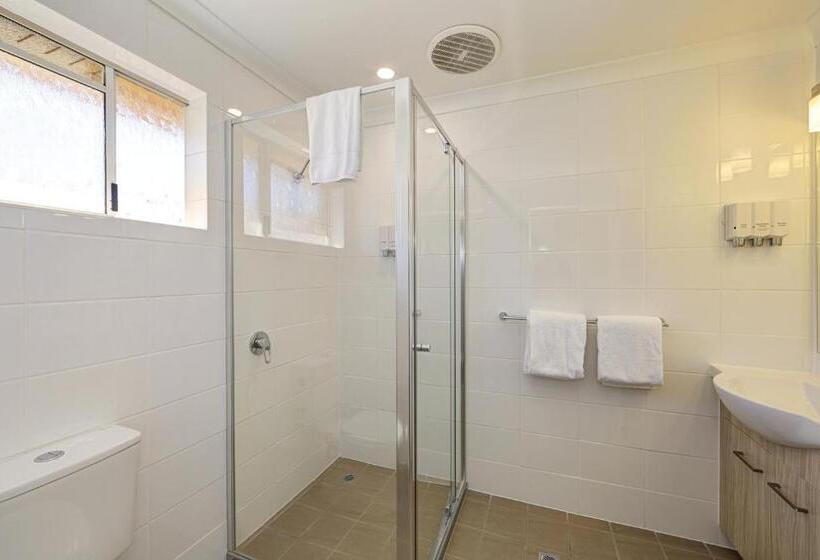 اتاق اجرایی, Smart Motels Bert Hinkler