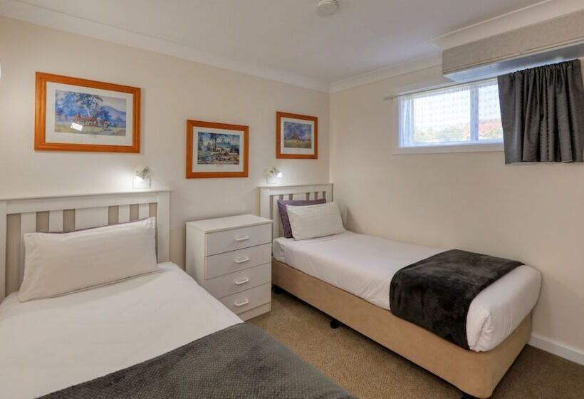 סוויטה משפחתית 2 חדרי שינה, Tumut Farrington Motel