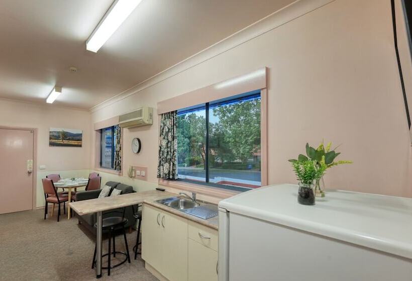 סוויטה משפחתית 2 חדרי שינה, Tumut Farrington Motel