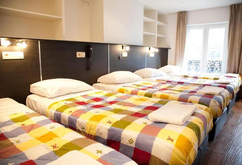 Economy Quadruple Room, Barry