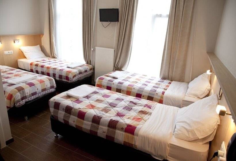 اتاق استاندارد سه نفره, Barry