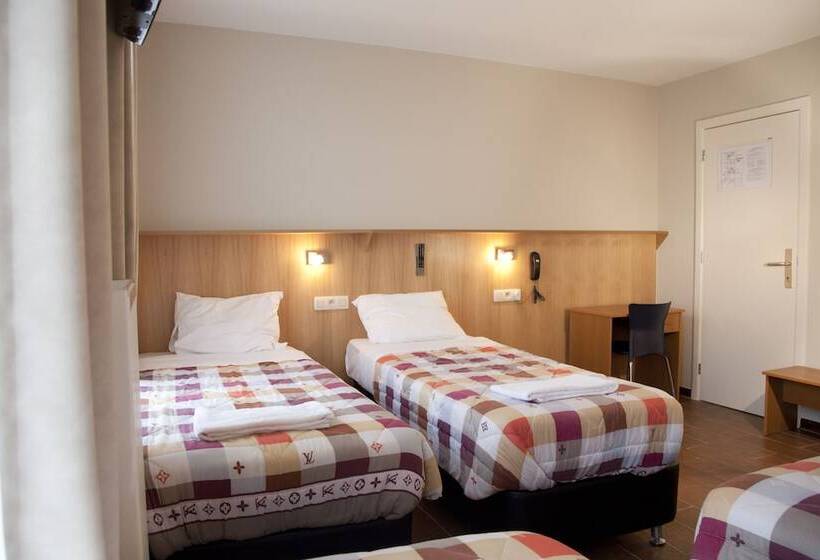 اتاق استاندارد سه نفره, Barry