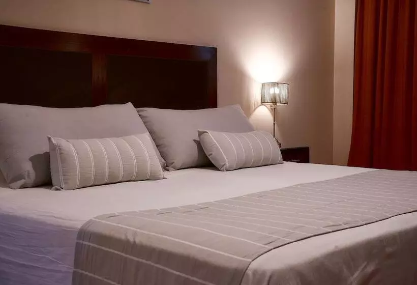 اتاق استاندارد یک نفره, Catalinas Tucuman