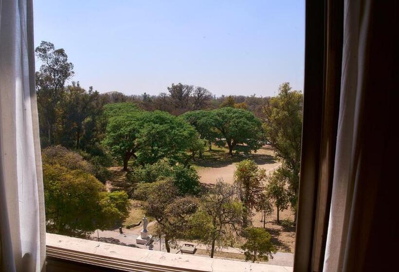 デラックスルーム, Catalinas Tucuman