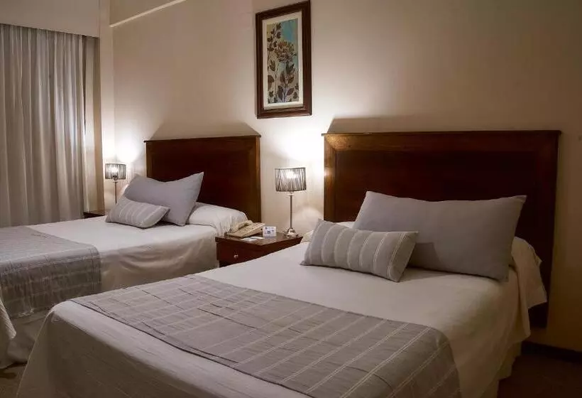 اتاق استاندارد سه نفره, Catalinas Tucuman