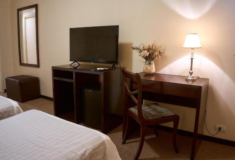 スタンダードトリプルルーム, Catalinas Tucuman