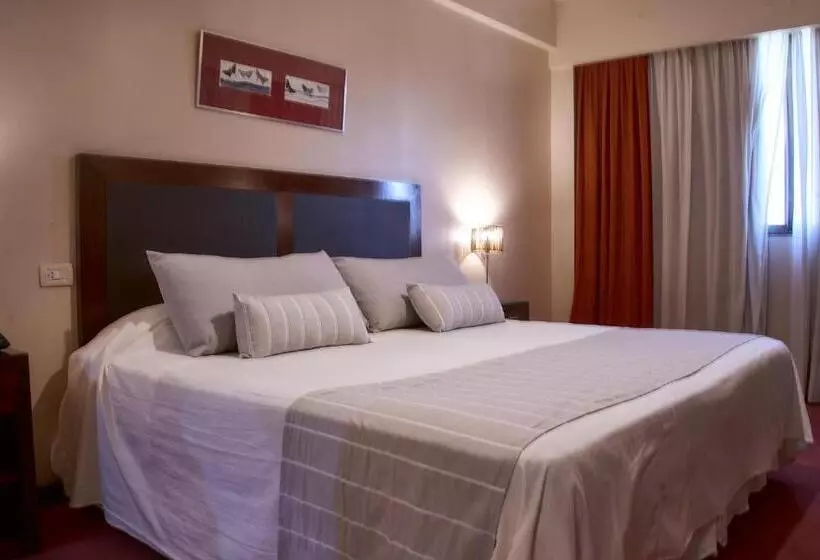اتاق استاندارد یک نفره, Catalinas Tucuman