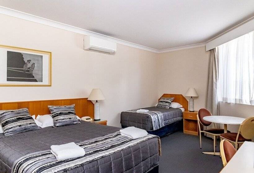 חדר סטנדרט מותאם לאדם עם מוגבלויות, Charbonnier Motor Inn