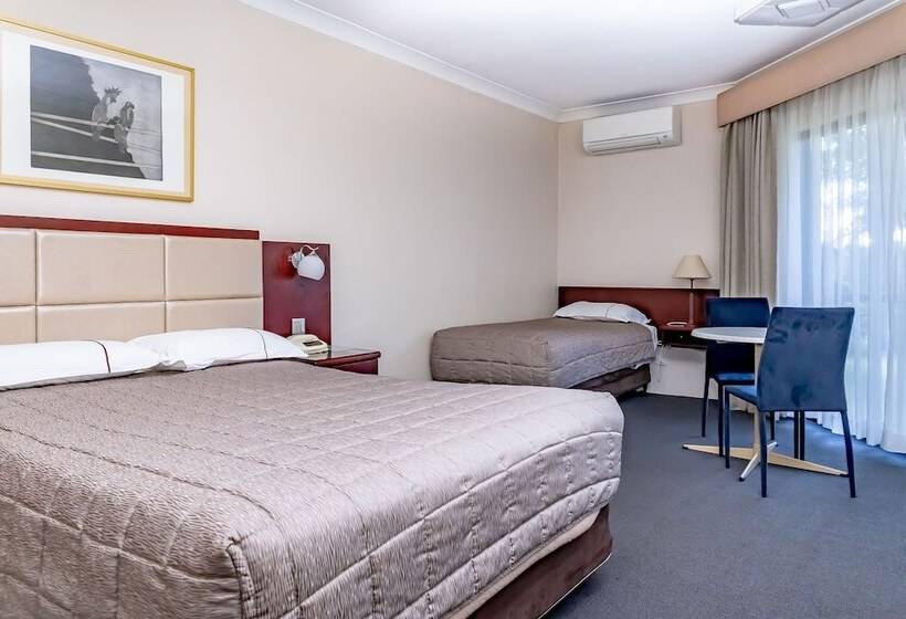 חדר סטנדרט מותאם לאדם עם מוגבלויות, Charbonnier Motor Inn