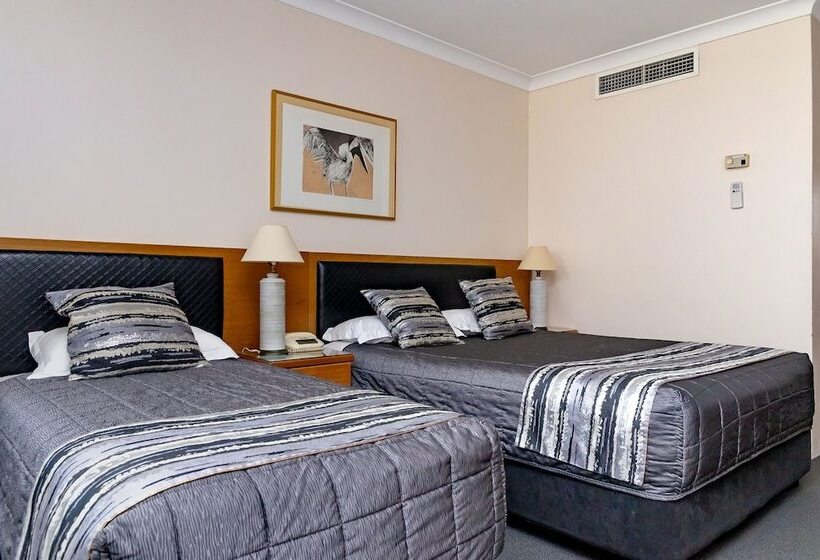 חדר סטנדרט מותאם לאדם עם מוגבלויות, Charbonnier Motor Inn