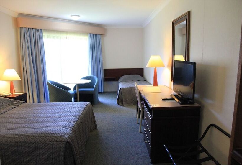 חדר סטנדרט מותאם לאדם עם מוגבלויות, Charbonnier Motor Inn