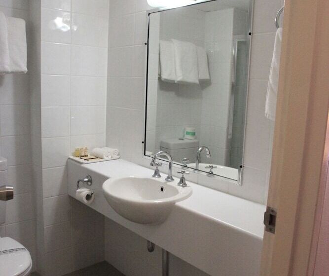 חדר אקונומי, Charbonnier Motor Inn