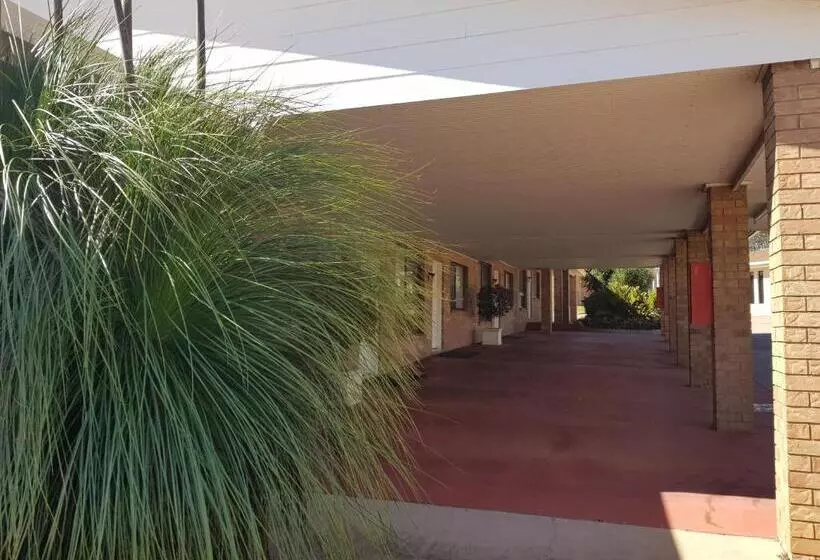 اتاق خانوادگی, Comfort Inn Glenfield