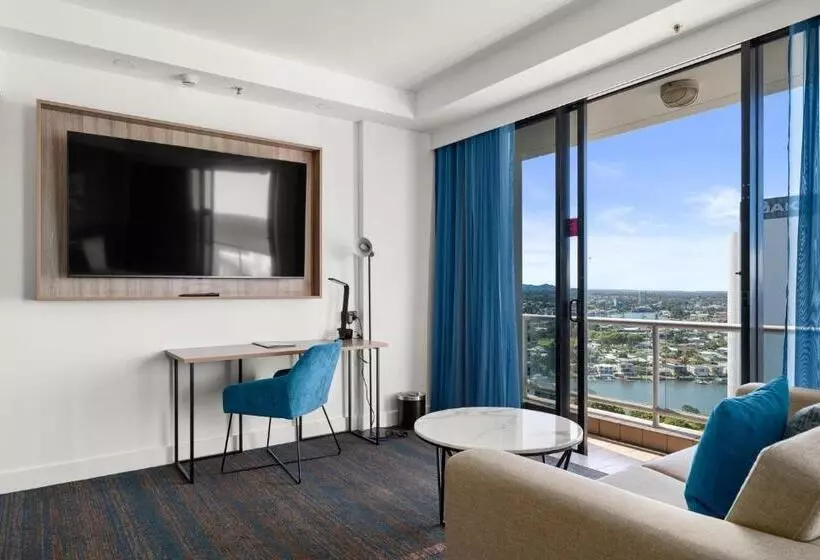 سوئیت جونیور پریمیوم, Crowne Plaza Surfers Paradise, An Ihg