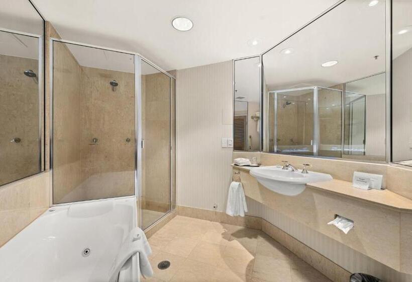 스탠다드 룸 킹사이즈 침대, Crowne Plaza Surfers Paradise, An Ihg